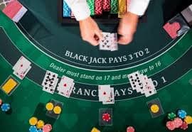 Antarmuka aplikasi win333 dengan menu slot dan live-dealer
